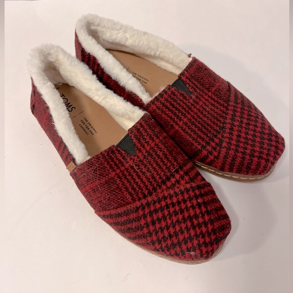 TOMS Fur Lined Plaid Slip Ons - Picture 1 of 4